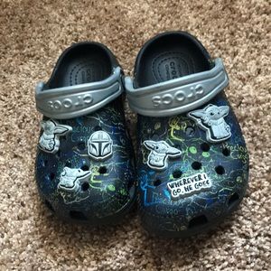 MANDALORIAN CROCS- size 8 boys